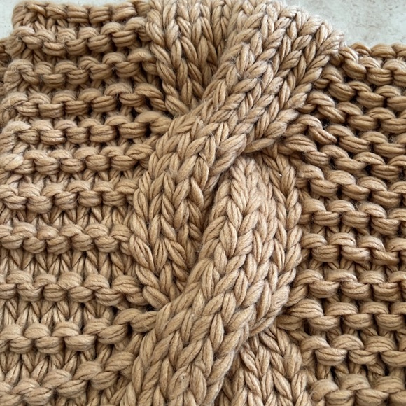 Slide show sweater - Picture 5 of 9